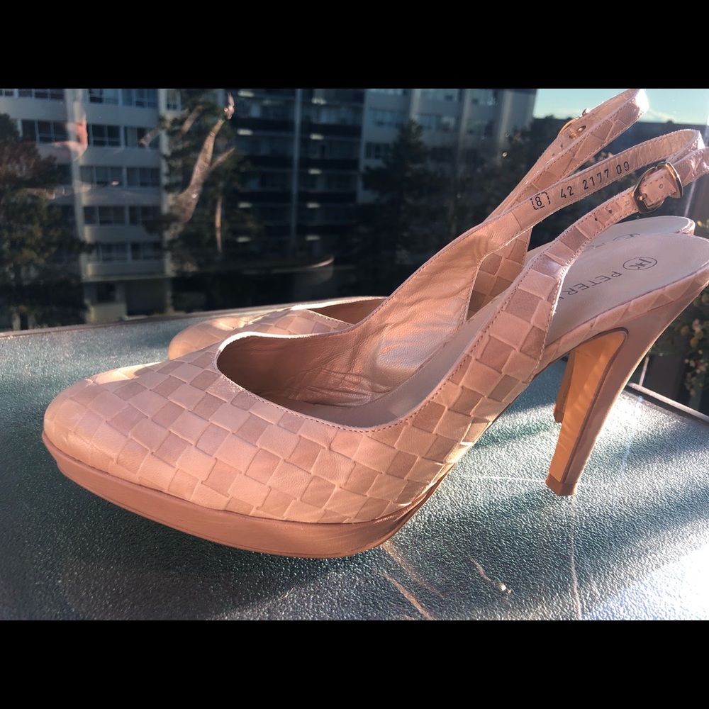 Peter Kaiser nude leather slingback size 11